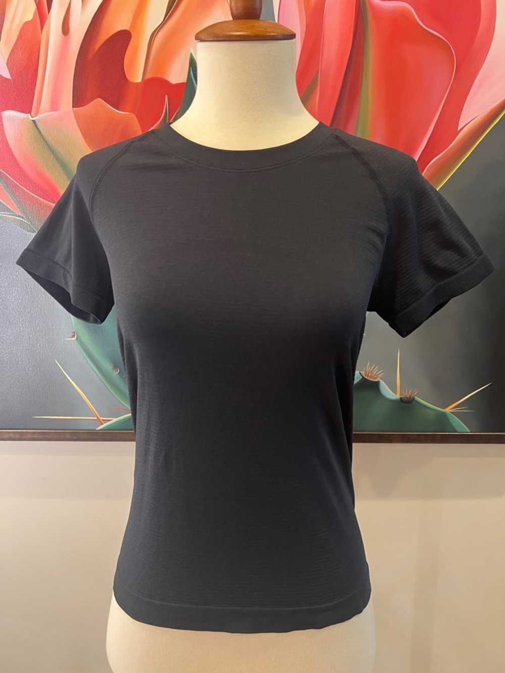 LuLulemon Swiftly Tech Waist Length Top - Picture 3 of 4